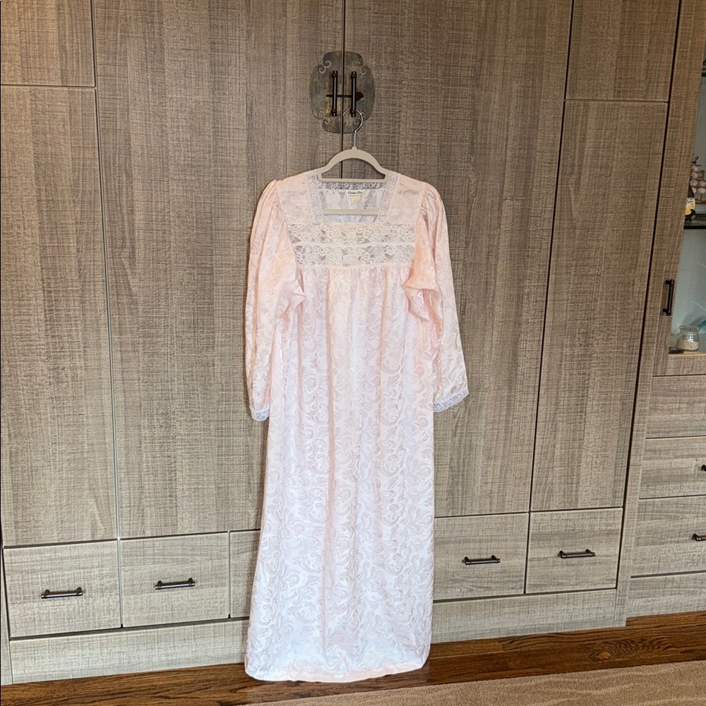 Dior Soft Pink Lace Robe - Picture 4 of 12